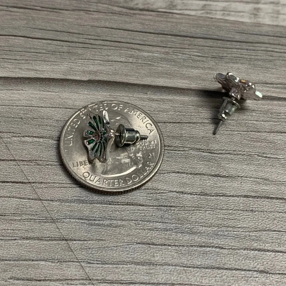Silver Tone Green Enamel Starburst Stud Earrings Clear Rhinestone Center 3807